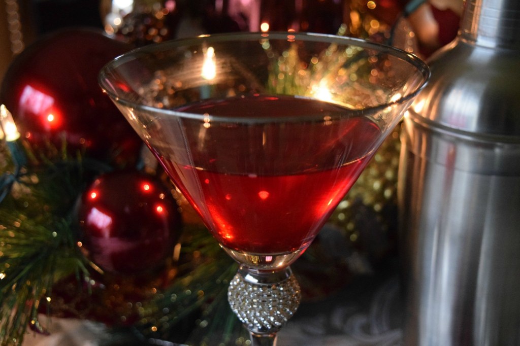 Picture of: Cranberry Kringle Cocktail will be your new favorite holiday
